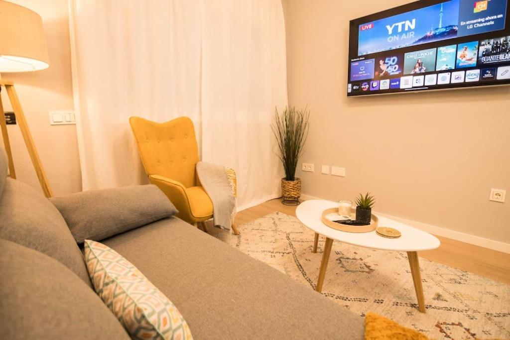 Luxury & Cosy City Center-Wifi マラガ エクステリア 写真